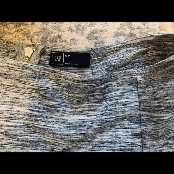 Fitted Gap Skirt - Picture 2 of 2